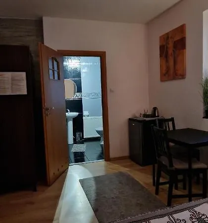 Noclegi U Basi Homestay *